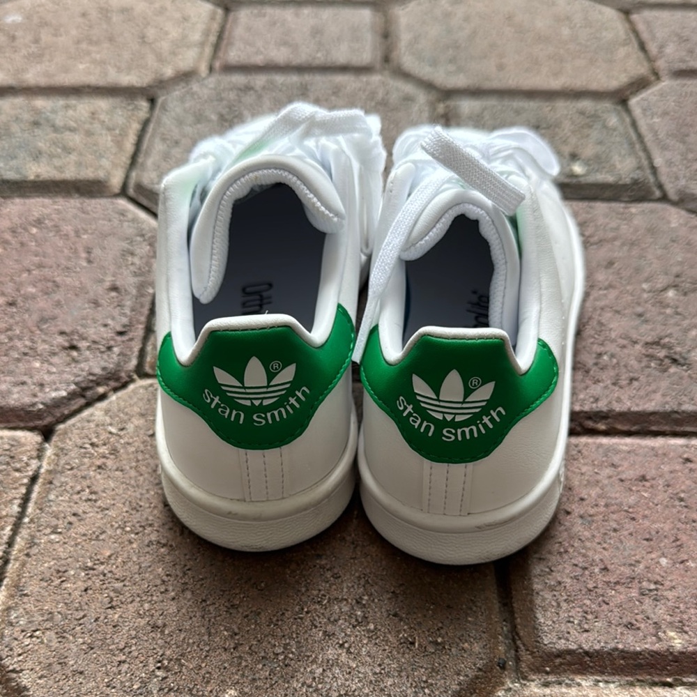Stan Smith Adidas White and Green Classic Sneakers 13 - Picture 4 of 6